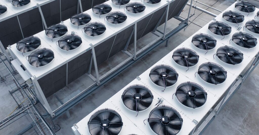 HVAC cooling system with multiple fans